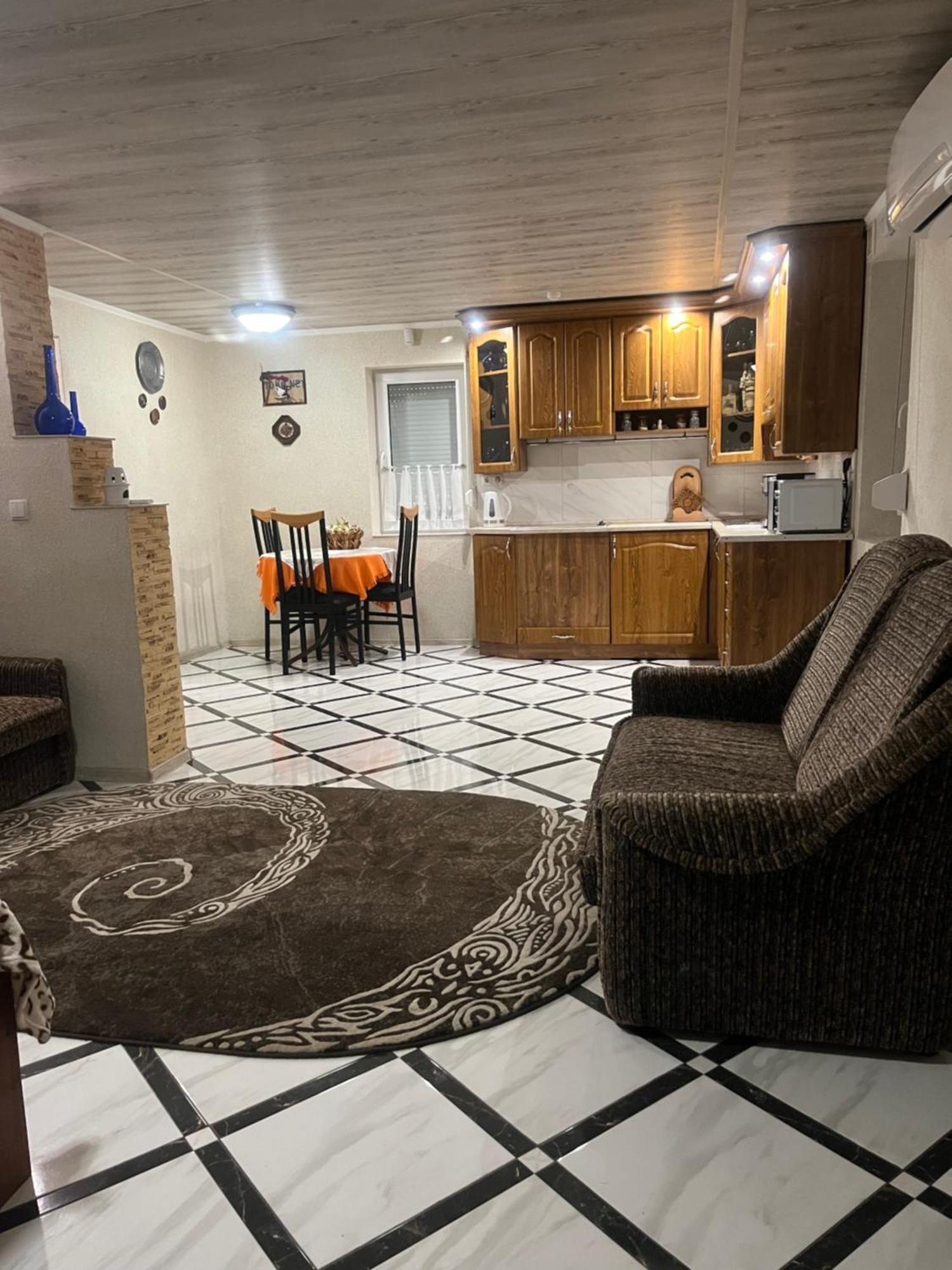 Hotel Окремий Будинок-Апартаменти Rakoshyno Exterior photo